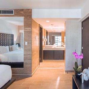 Superior King Suite